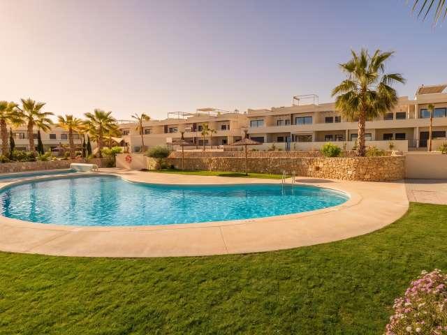 Apartamento de 2 dormitorios en alquiler en Torrevieja