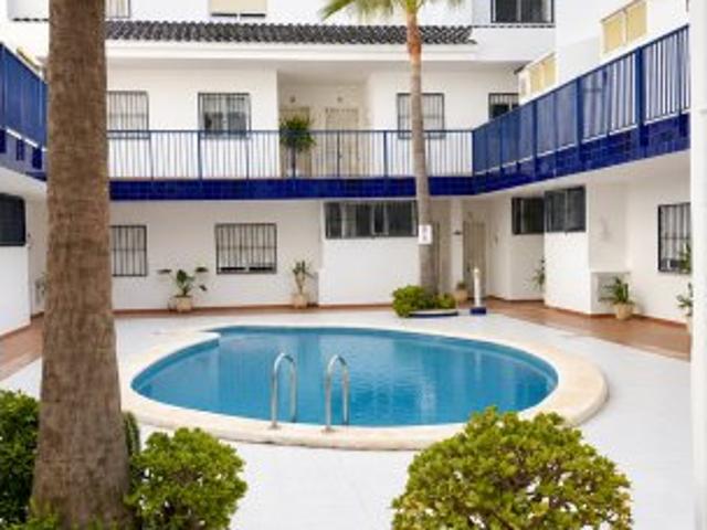 Apartamento de 2 dormitorios en alquiler en Torrevieja, Alicante