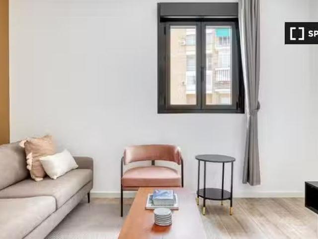 Apartamento de 2 dormitorios en alquiler en Trafalgar, Madrid