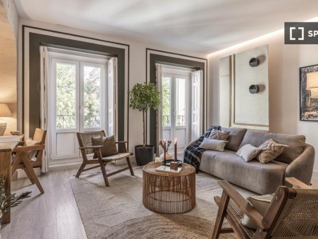 Apartamento de 2 dormitorios en alquiler en Trafalgar, Madrid