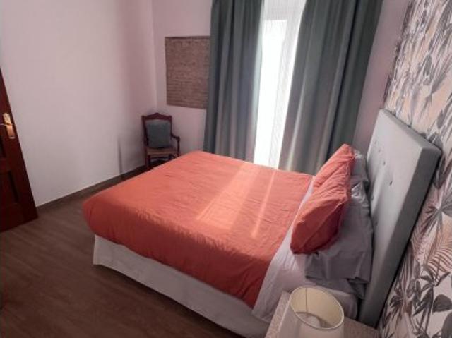 Apartamento de 2 dormitorios en alquiler en Triana, Sevilla