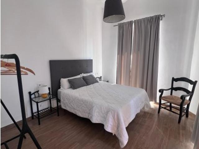 Apartamento de 2 dormitorios en alquiler en Triana, Sevilla