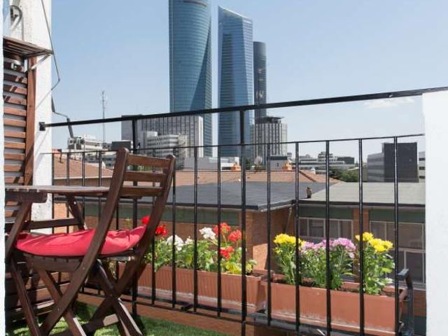Apartamento de 2 dormitorios en alquiler en Valverde, Madrid