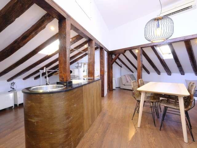 Apartamento de 2 dormitorios en Centro, Madrid