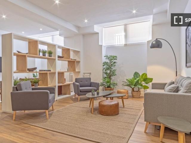 Apartamento de 2 dormitorios en Recoletos, Madrid