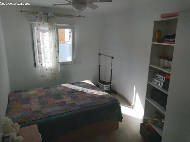 Apartamento de 2 dormitorios listo para entrar a vivir con terraza, a 200 m de la playa del Arenal –