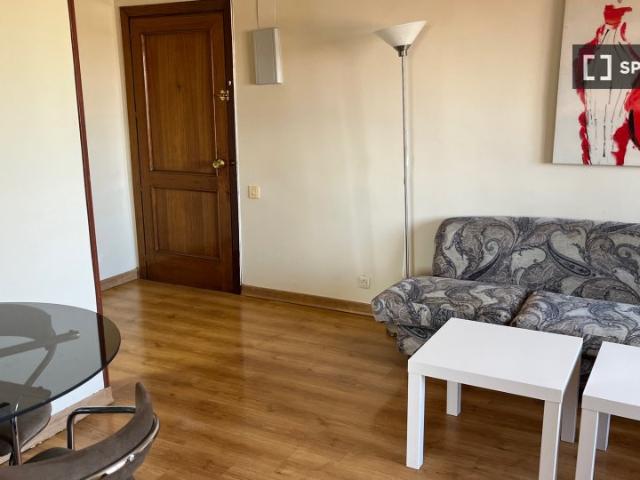 Apartamento de 2 dormitorios para alquilar en Nueva España, Madrid