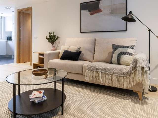 Apartamento de 2 dormitorios para alquilar en Nueva España, Madrid