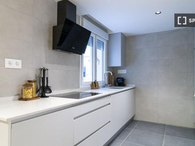 Apartamento de 2 dormitorios para alquilar en Nueva España, Madrid