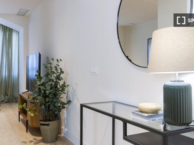 Apartamento de 2 dormitorios para alquilar en Nueva España, Madrid