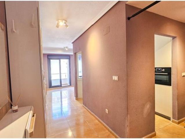 Apartamento de 2 dormitorios y 2 baños en el centro de Torrevieja