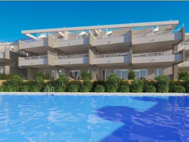 Apartamento de 2 Dormitorios y 2 Baños en Primera Línea de Golf – Estepona