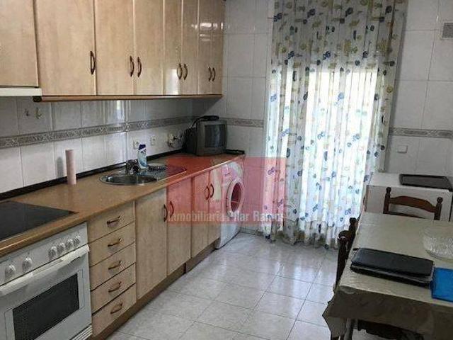Apartamento de 2 dormitorios y baño completo cocina equipada con terraza cerrada Amueblado Armario