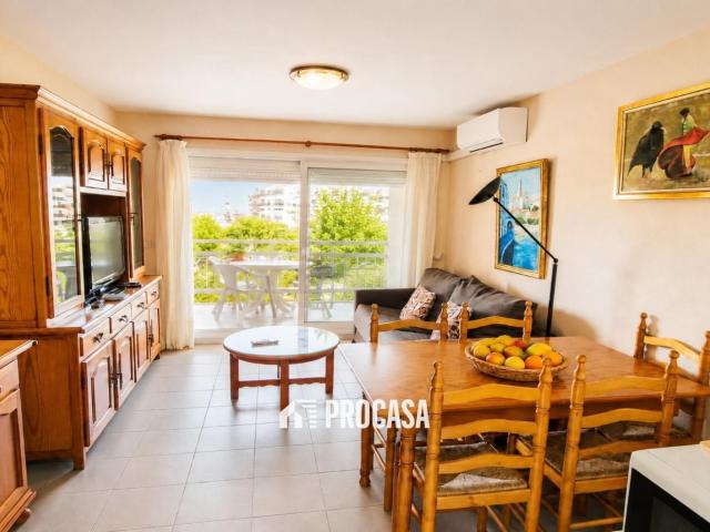 Apartamento de 2 habitaciones dobles, ubicado en la encantad. 61m² Roses