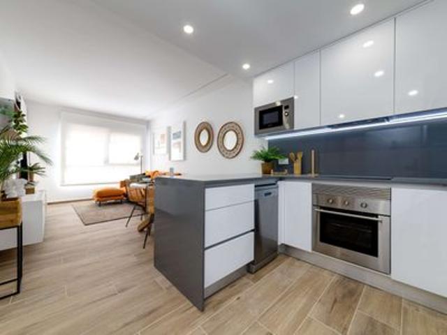 Apartamento de 2 habitaciones en venta en Villamartin, Alicante
