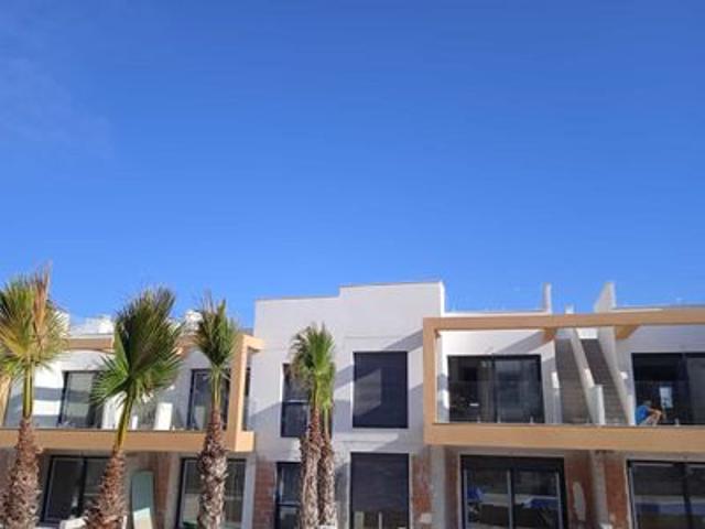 Apartamento de 2 habitaciones en venta en Villamartin, Alicante