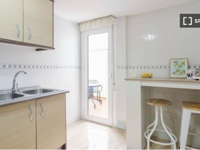 Apartamento de 2 habitaciones en alquiler en Alicante, algunos gastos incluidos