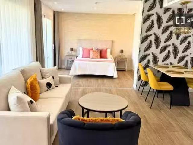 Apartamento de 2 habitaciones en alquiler en Casares, Málaga