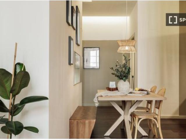 Apartamento de 2 habitaciones en alquiler en el Gótico, se admiten mascotas, solo para profesionales