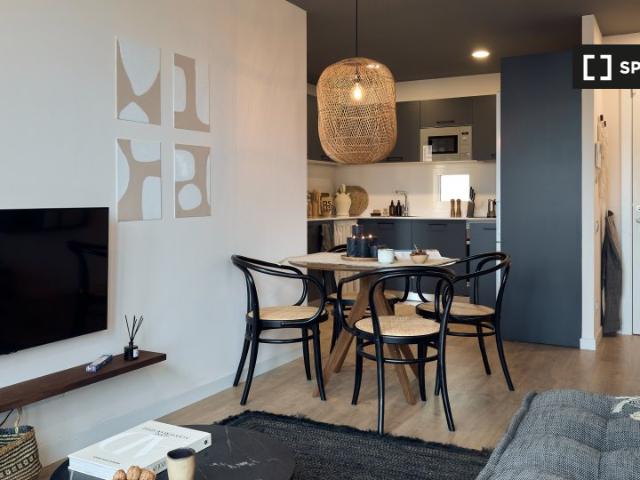 Apartamento de 2 habitaciones en alquiler en la Sagrada Familia