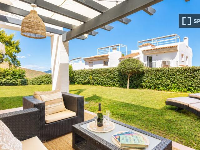 Apartamento de 2 habitaciones en alquiler en Ojén, Málaga