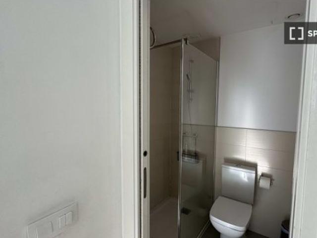 Apartamento de 2 habitaciones en alquiler en Palacio gastos incluidos