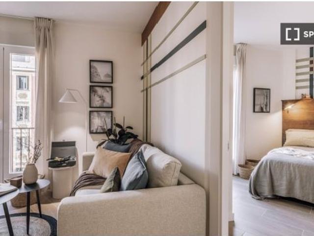 Apartamento de 2 habitaciones en alquiler en Palacio, ideal para profesionales y estudiantes