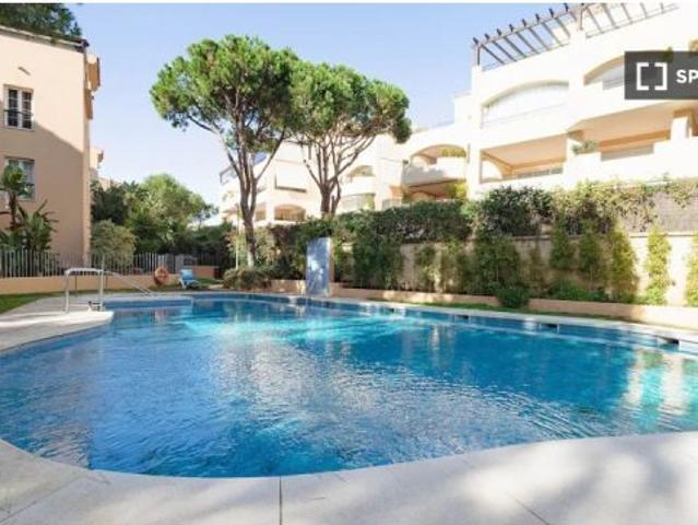 Apartamento de 2 habitaciones en alquiler en Rancho, Marbella