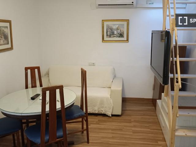Apartamento de 2 habitaciones en alquiler en Rochelambert, Sevilla