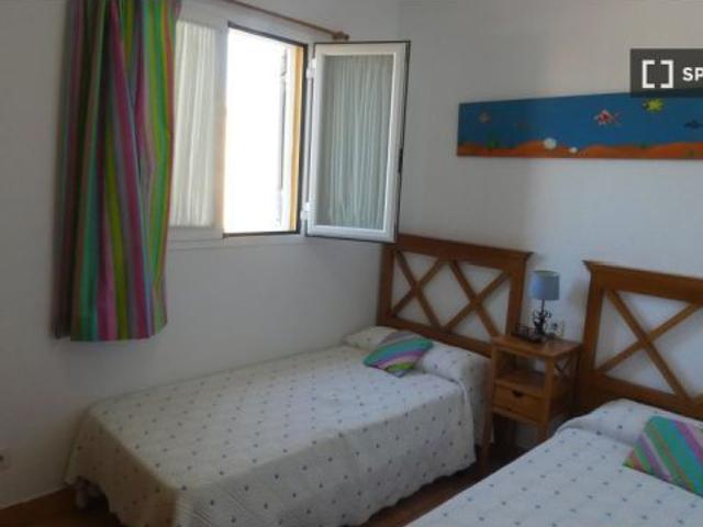 Apartamento de 2 habitaciones en alquiler en Rota, solo para profesionales
