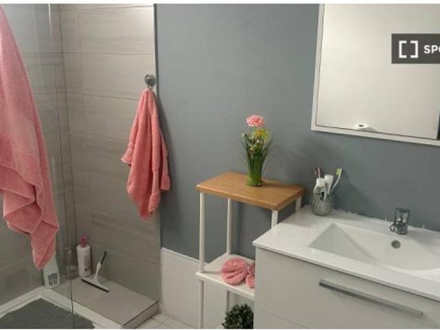 Apartamento de 2 habitaciones en alquiler en San Bartolomé, gastos incluidos para profesionales y es