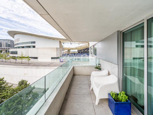 Apartamento de 2 quartos com varanda e estacionamento – Antas Prestige, Porto