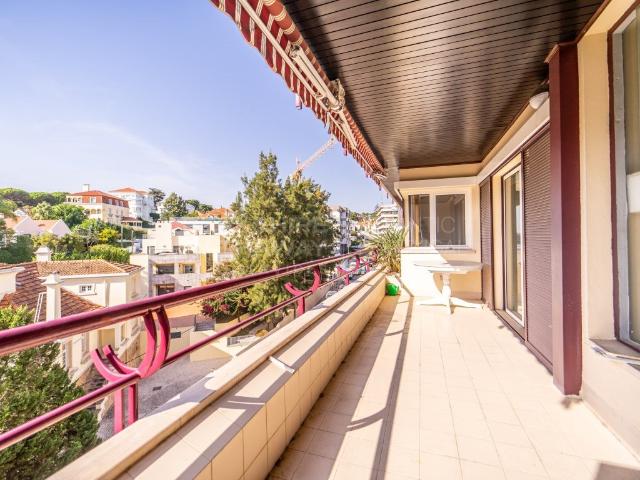Apartamento de 2 quartos, com varanda, terraço, arrecadação. 0m² Cascais e Estoril