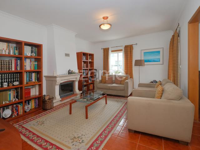 Apartamento de 2 quartos com 3 vagas de estacionamento | Alvide, Alcabideche, Cascais
