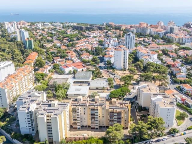 Apartamento T2 Renovado no Bairro do Rosário, Cascais