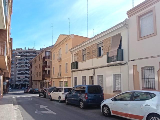 Apartamento de 38m2 útiles con TERRAZA de 12m2. Distribuido en un dormitorio, salón, cocina y baño