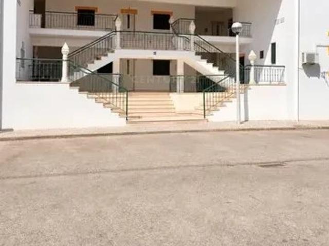 Apartamento de 3 assoalhadas e garagem em Altura Oportunidade Única!