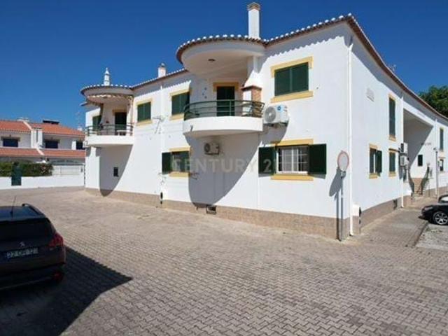 Apartamento de 3 assoalhadas e garagem em Altura Oportunidade Única!