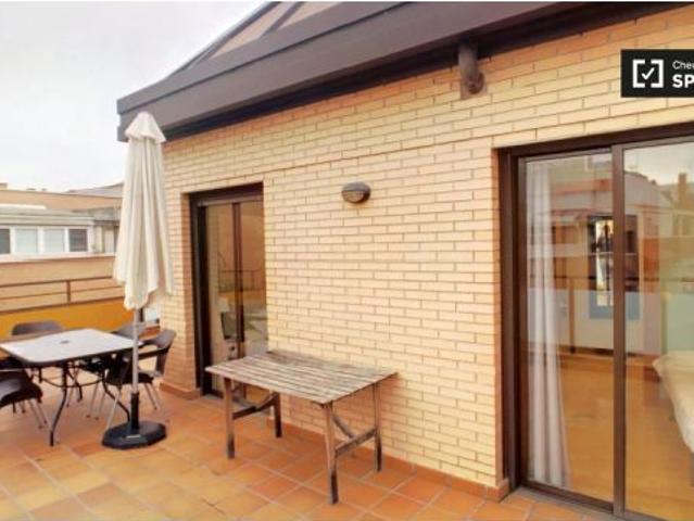 Apartamento de 3 dormitorios con terraza en alquiler en Retiro