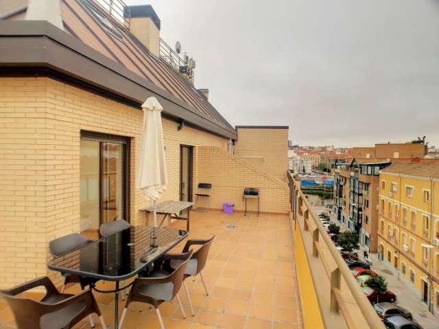 Apartamento de 3 dormitorios con terraza en alquiler en Retiro, Madrid