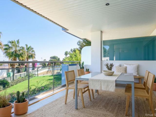 Apartamento de 3 Dormitorios con Terraza y Piscina en Santa Eulalia, Ibiza