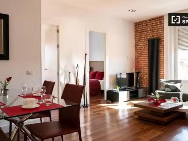 Apartamento de 3 dormitorios en alquiler en Madrid Centro