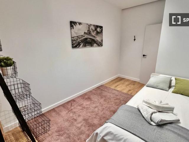 Apartamento de 3 dormitorios en alquiler en Atocha, Madrid