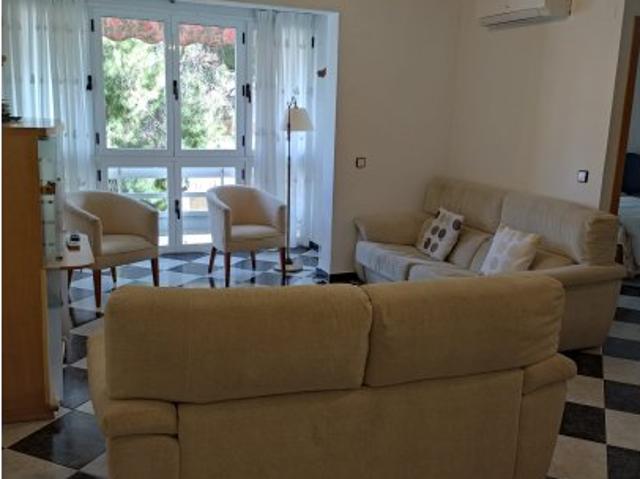 Apartamento de 3 dormitorios en alquiler en Alicante, España
