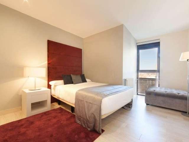 Apartamento de 3 dormitorios en alquiler en Cuatro Caminos, Madrid