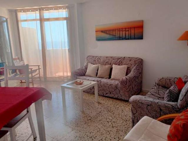 Apartamento de 3 dormitorios en alquiler en Candelaria, Tenerife
