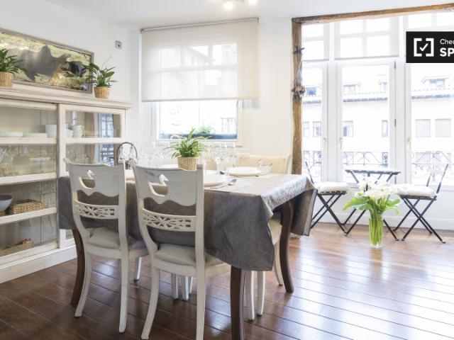 Apartamento de 3 dormitorios en alquiler en Casco Viejo, Bilbao