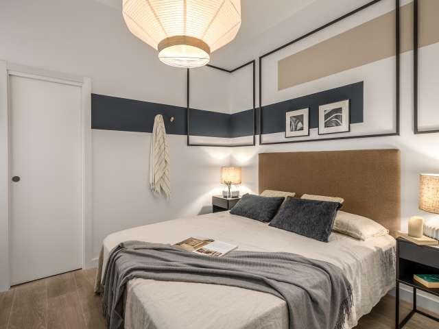 Apartamento de 3 dormitorios en alquiler en Cortes, Madrid