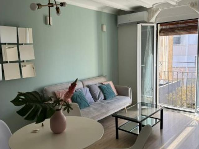 Apartamento de 3 dormitorios en alquiler en El Raval, Barcelona