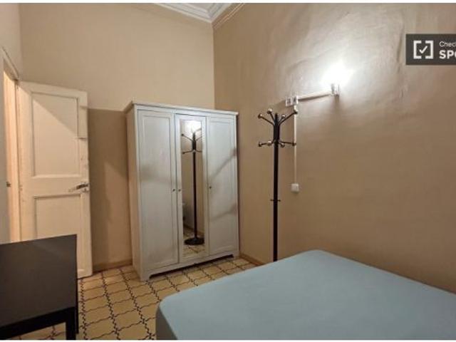 Apartamento de 3 dormitorios en alquiler en El Raval
